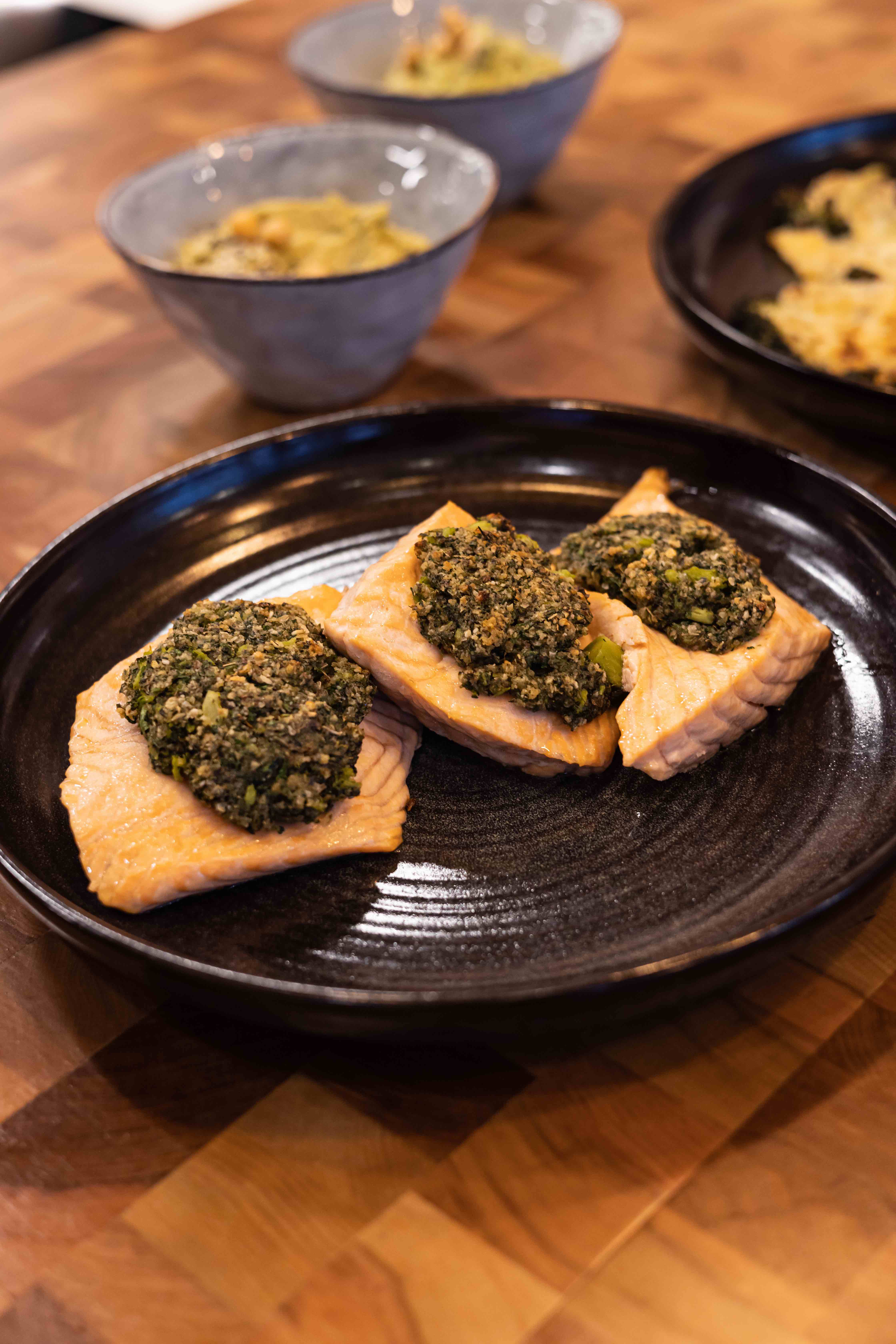 Salmón con mantequilla de alcaparras